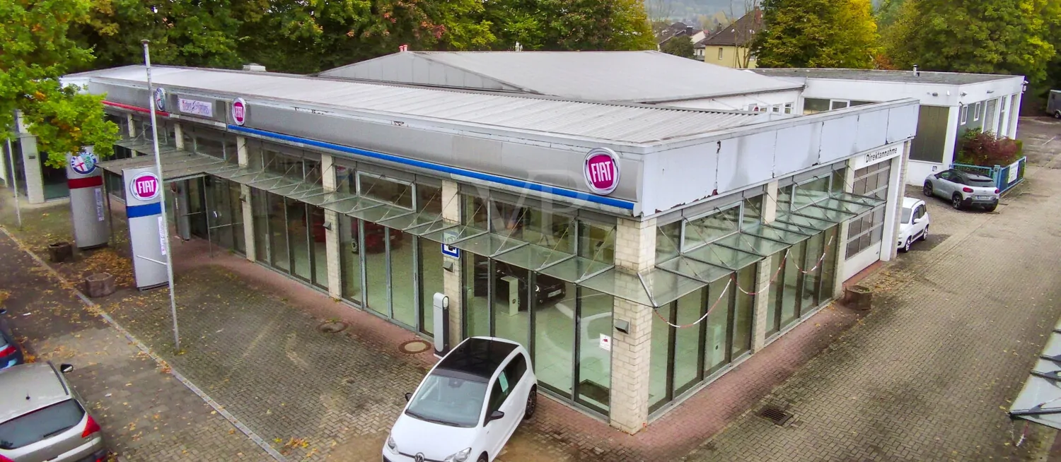 Haupteingang_Ausstellung links_Direkannahme