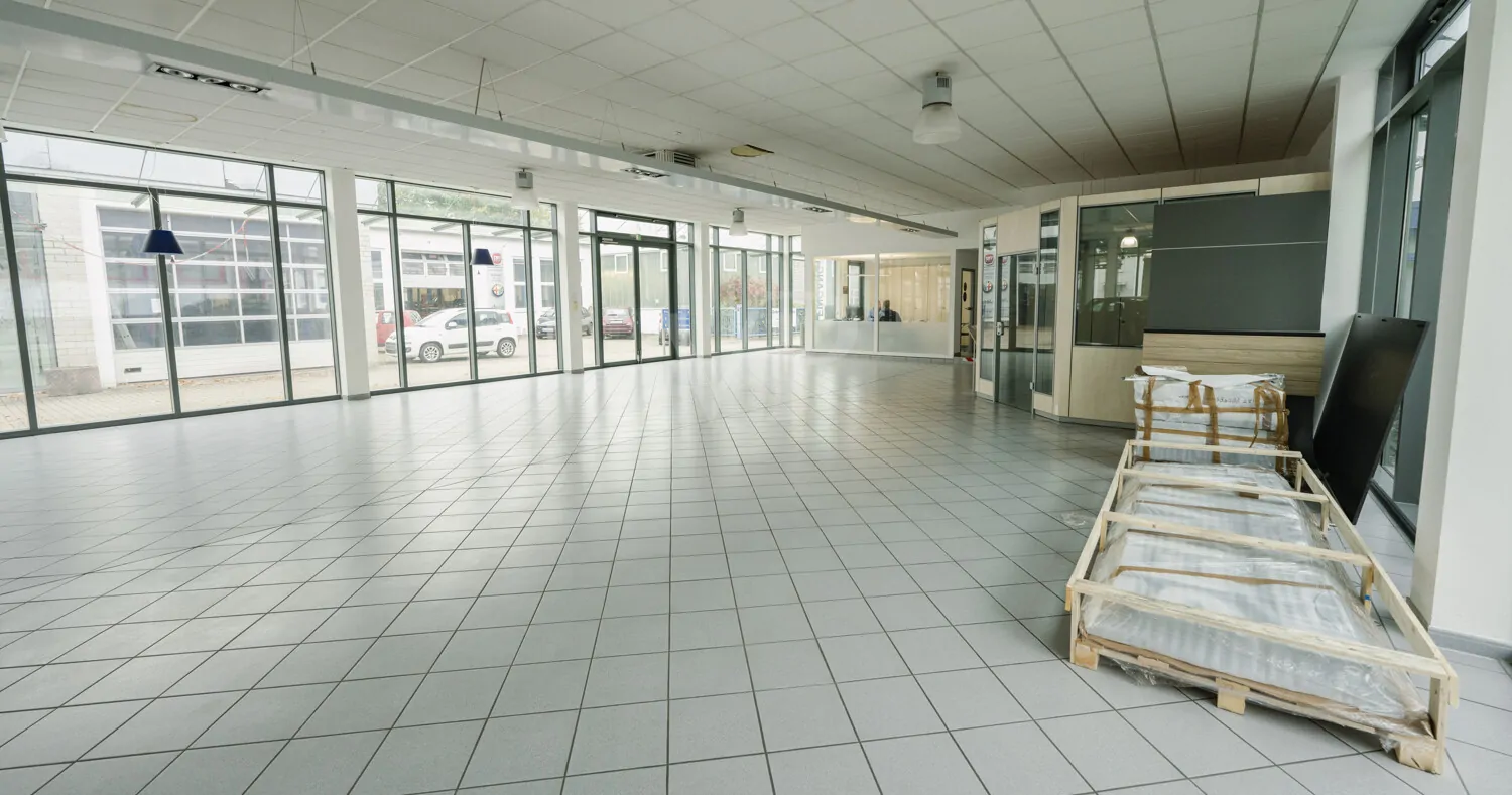 Ausstellungsfläche rechts innen I