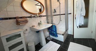 von_poll_real_estate_property_25241023_image_25