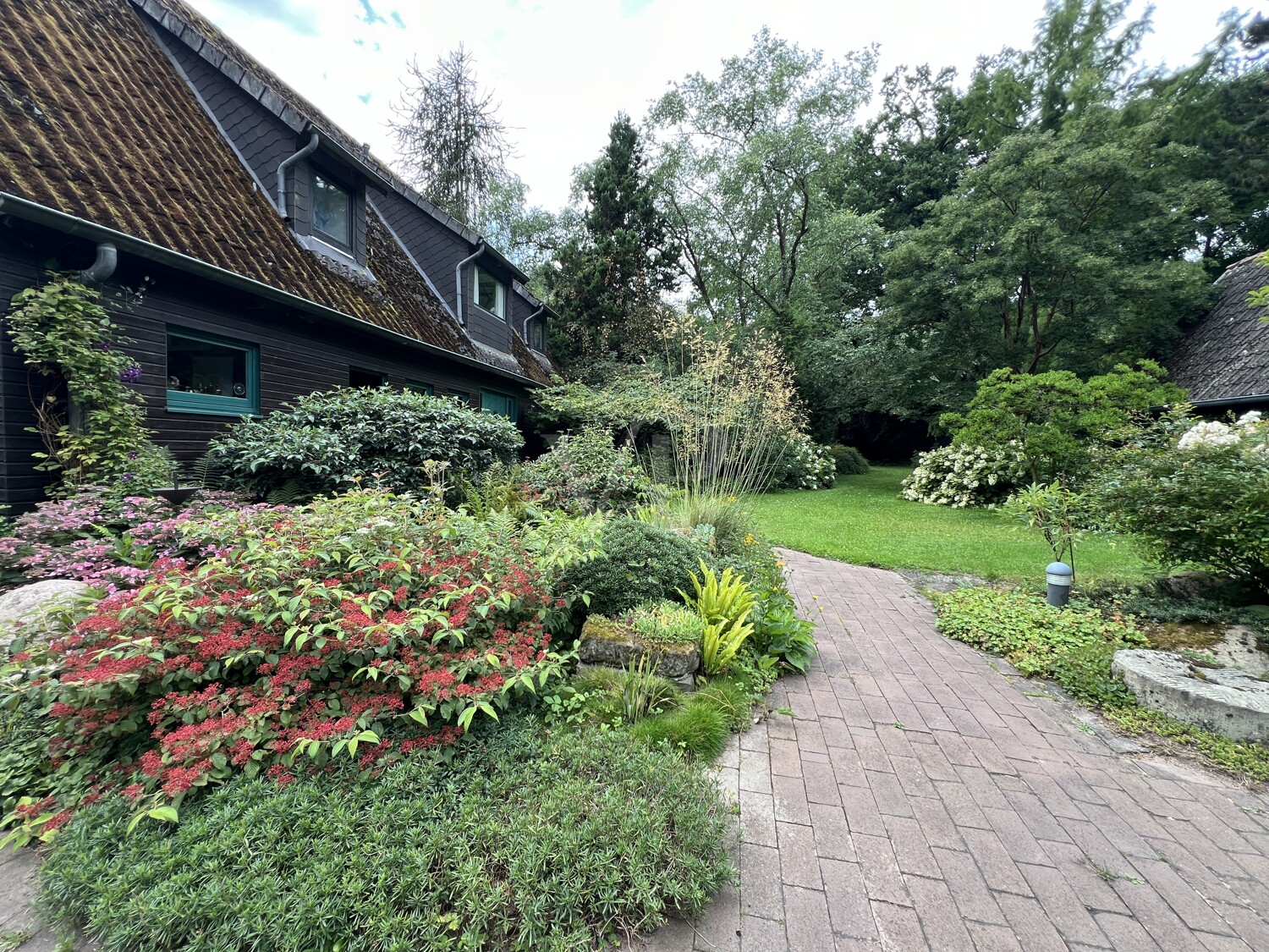 Liebhaber-Objekt in Hämelschenburg, 2 EFH mit großzügigem Gartenpark in Wandrandlage