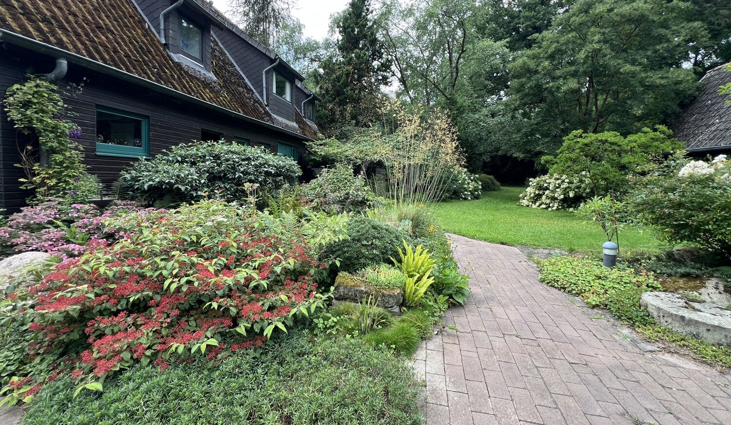 Liebhaber-Objekt in Hämelschenburg, 2 EFH mit großzügigem Gartenpark in Wandrandlage