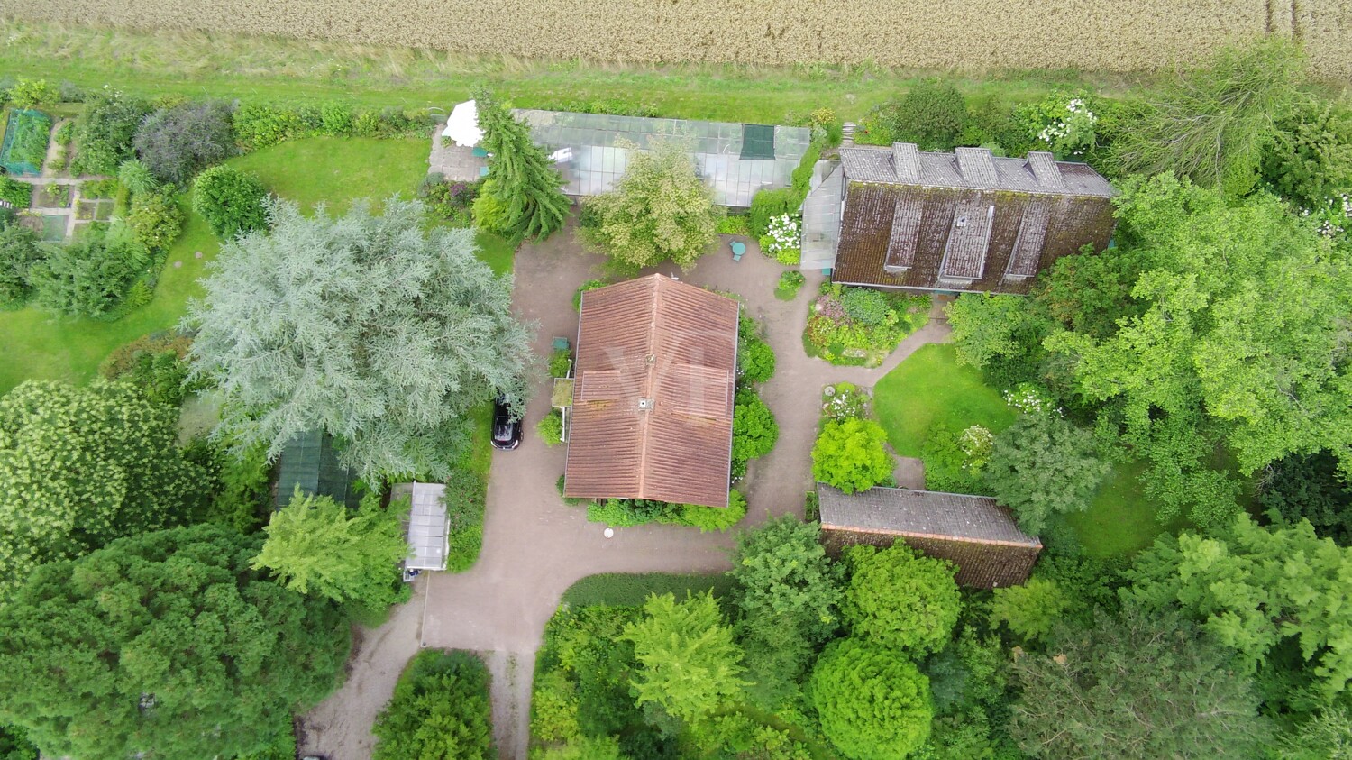 Liebhaber-Objekt in Hämelschenburg, 2 EFH mit großzügigem Gartenpark in Wandrandlage