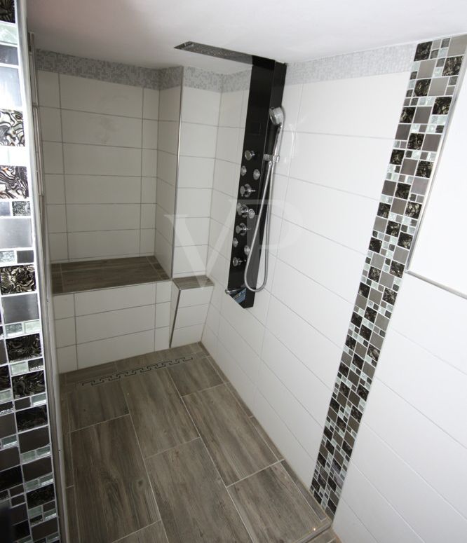 Altbau OG Bad Dusche 2