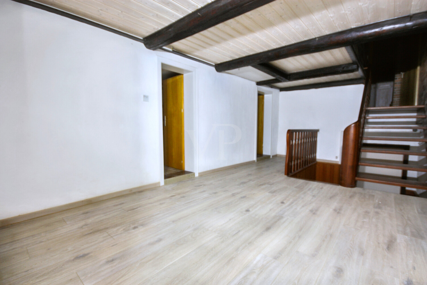 Altbau Flur OG
