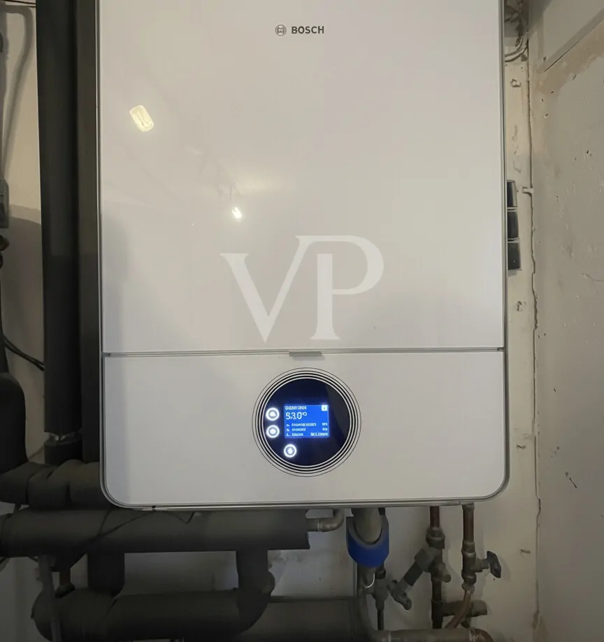 Einfamilienhaus mit Einliegerwohnung in frisch teilrenoviertem Zustand