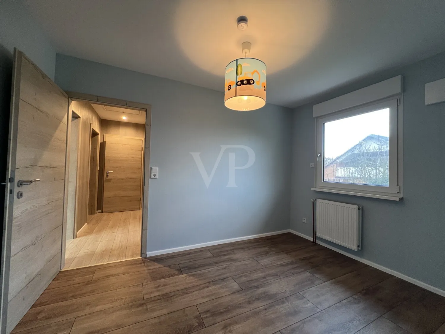 Detached house with granny flat in newly partially renovated condition