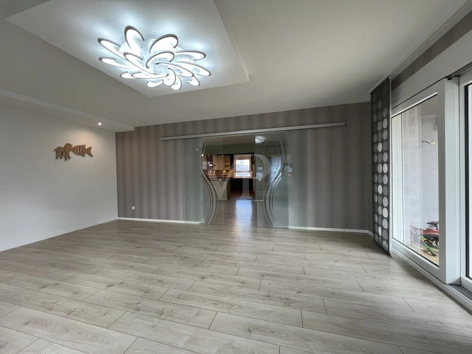 Detached house with granny flat in newly partially renovated condition