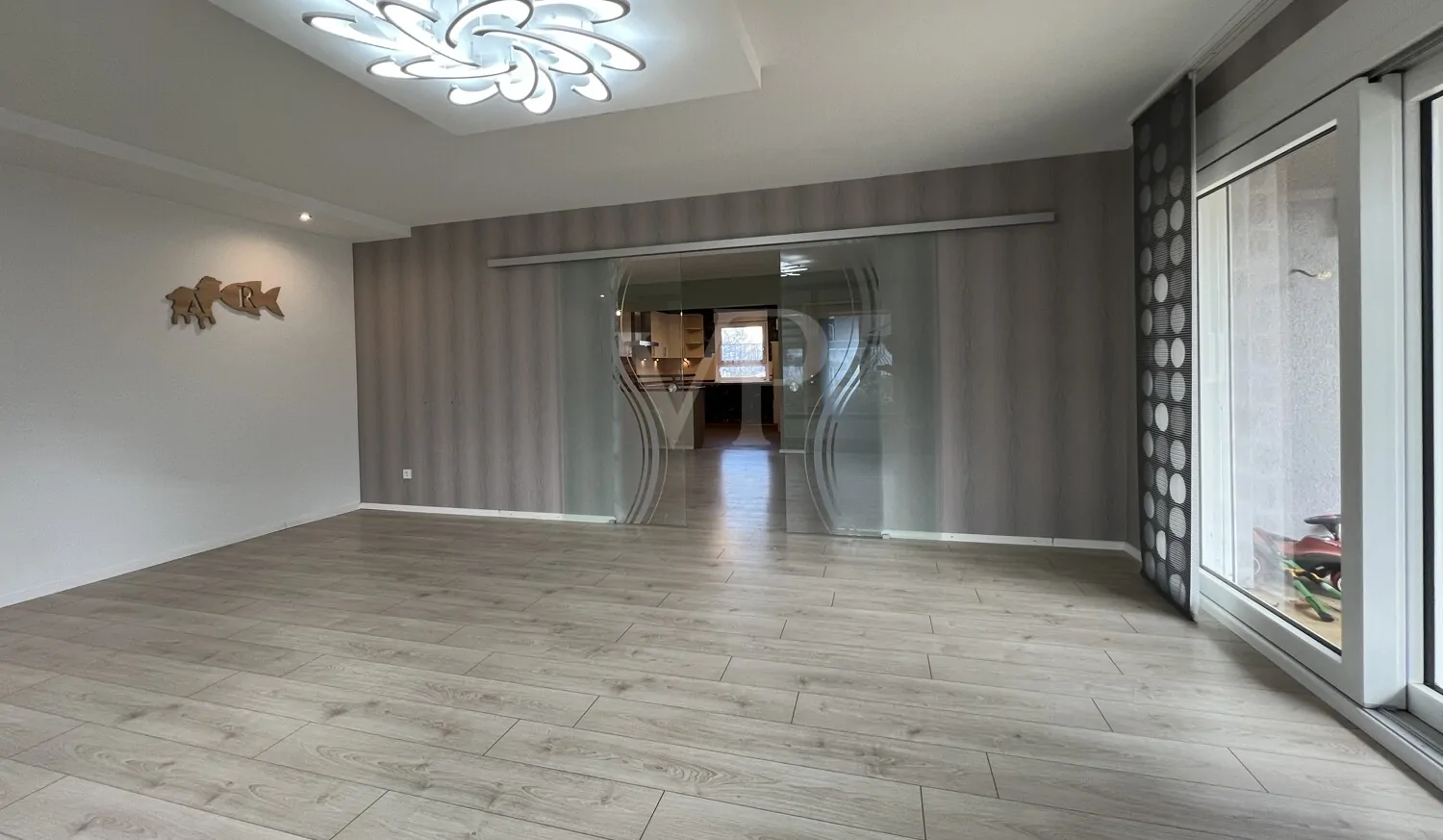 Einfamilienhaus mit Einliegerwohnung in frisch teilrenoviertem Zustand