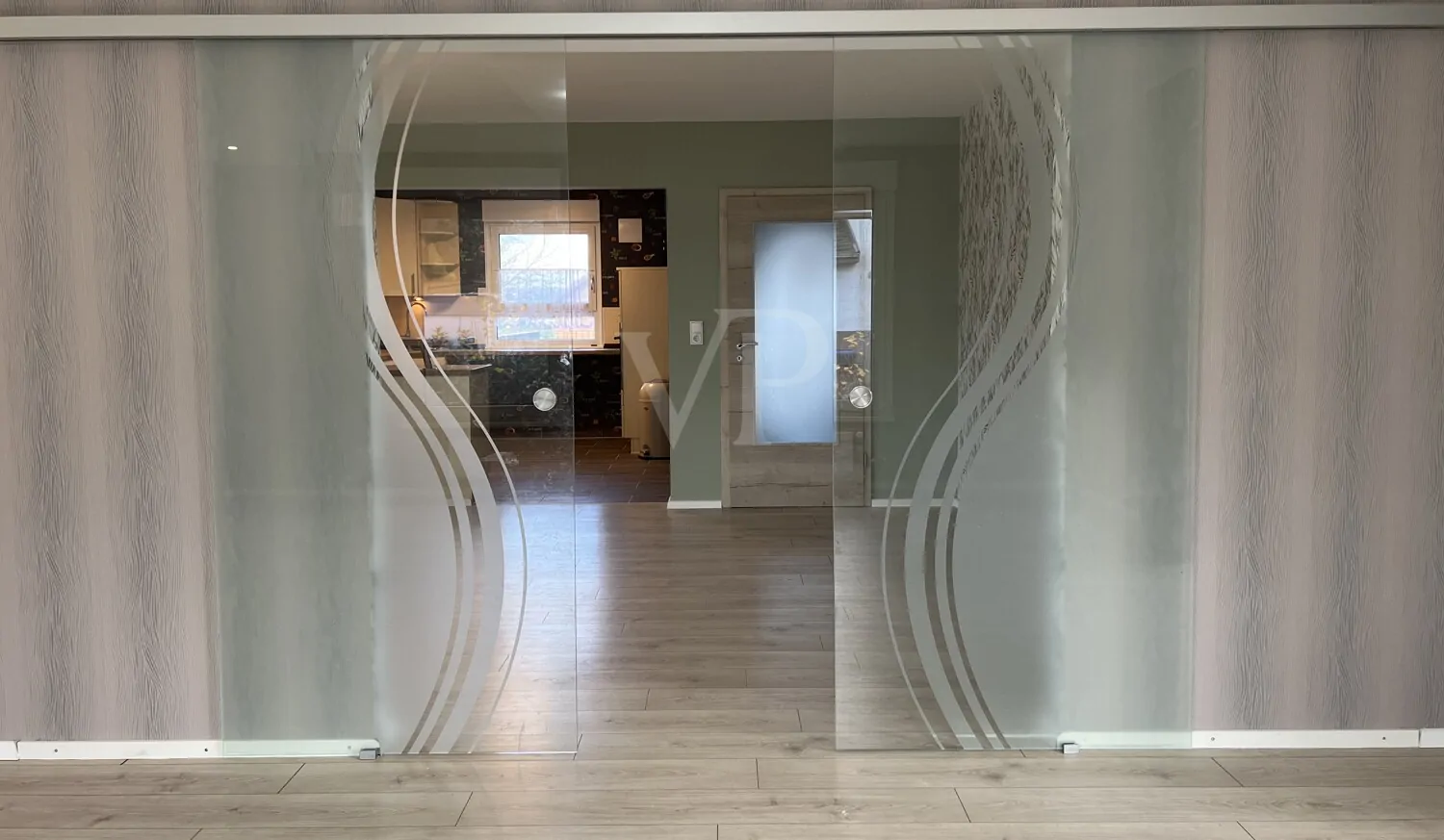 Einfamilienhaus mit Einliegerwohnung in frisch teilrenoviertem Zustand