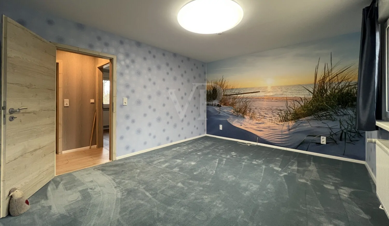 Einfamilienhaus mit Einliegerwohnung in frisch teilrenoviertem Zustand