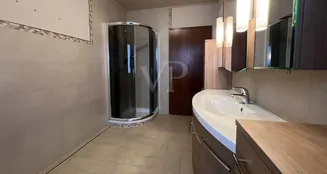 von_poll_real_estate_property_26241001_image_13