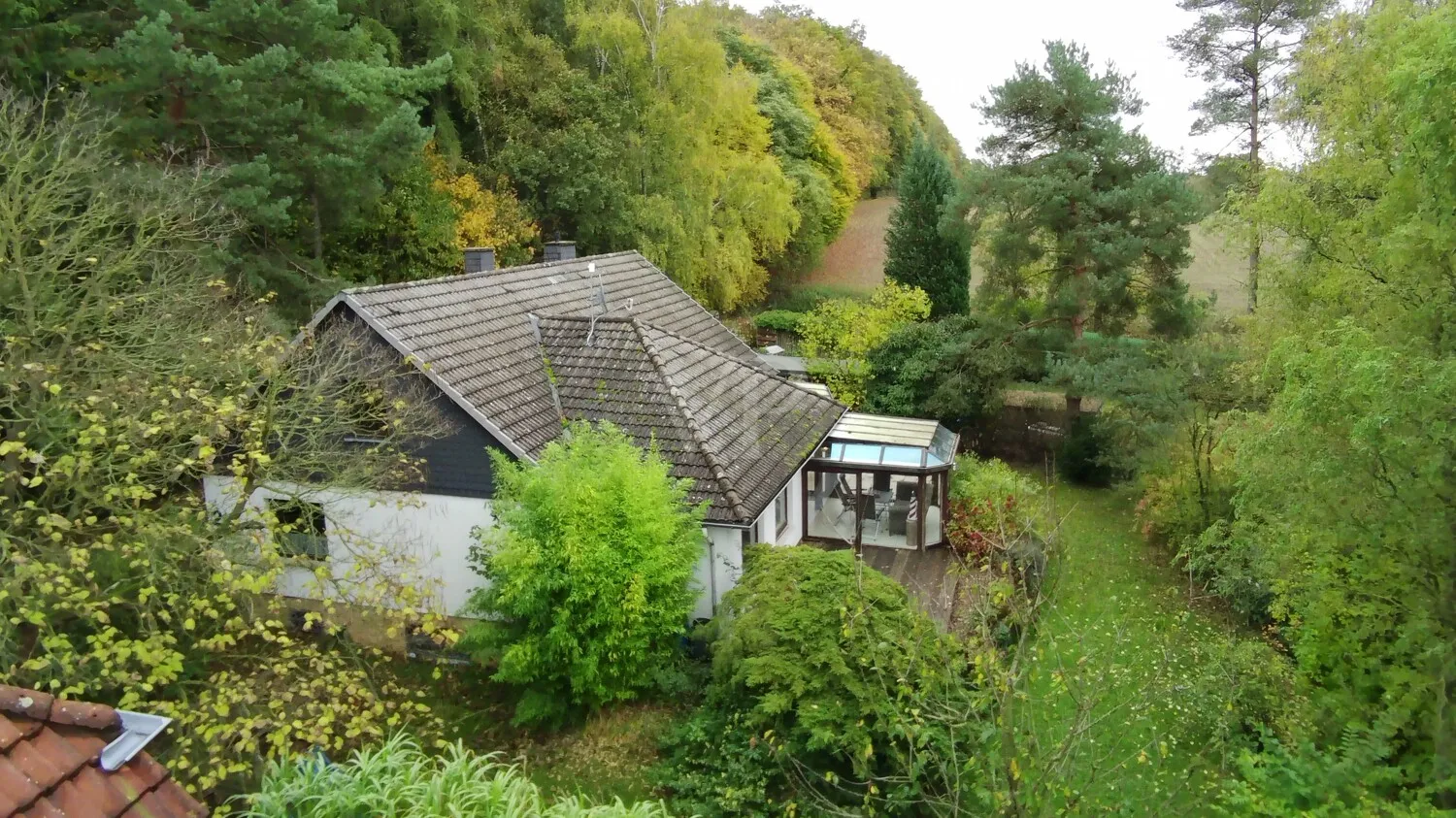 Vivir en una zona urbana tranquila de Hameln con un espacio habitable generoso.