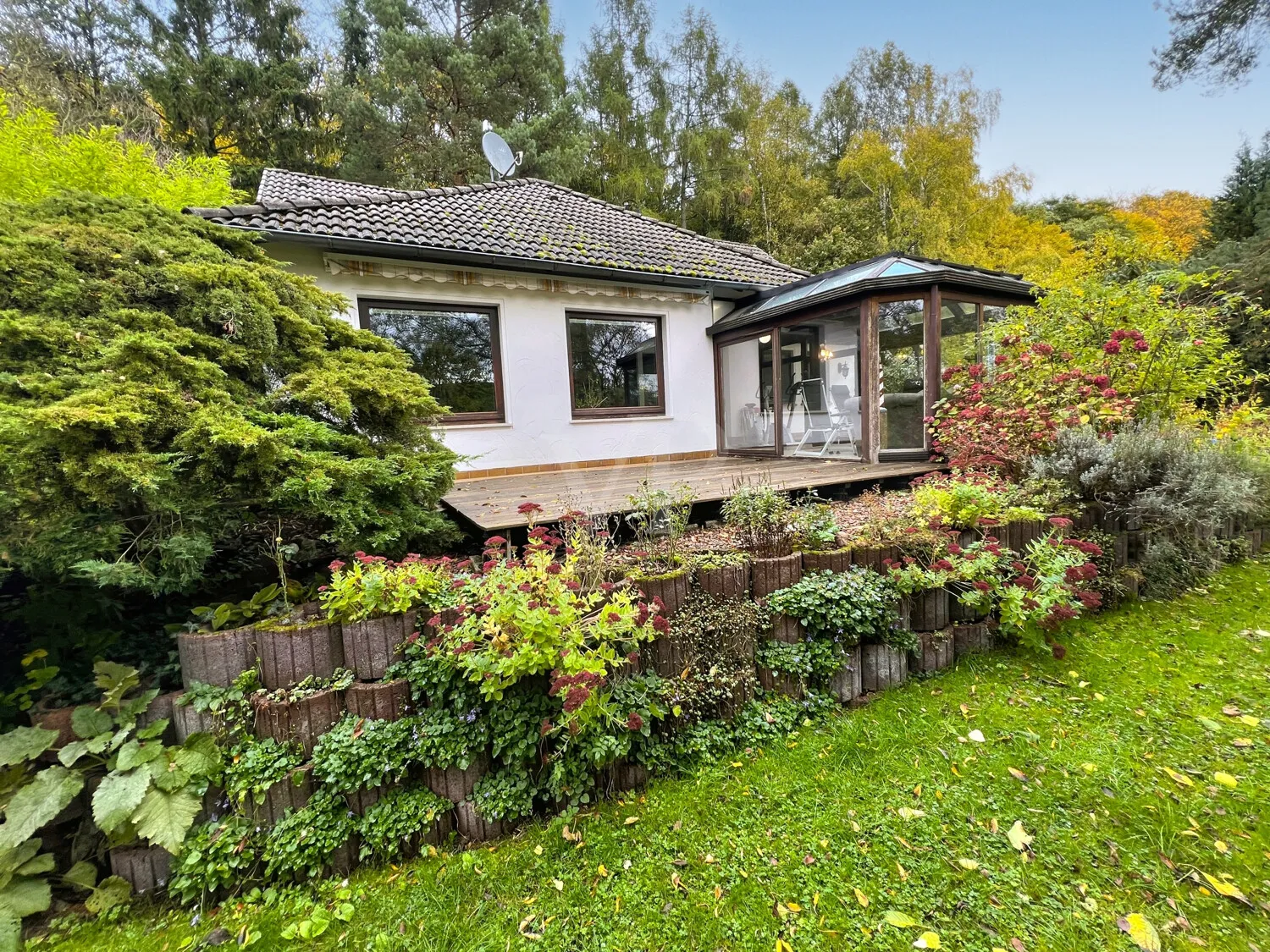 Vivir en una zona urbana tranquila de Hameln con un espacio habitable generoso.