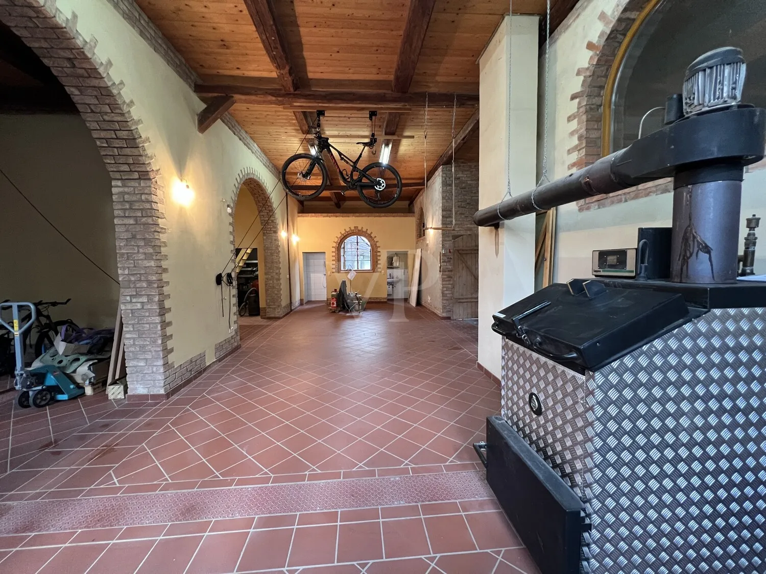 Weitläufiges Gebäude-Ensemble mit vielseitigen Möglichkeiten für Visionäre; Fokus Fachwerkhaus