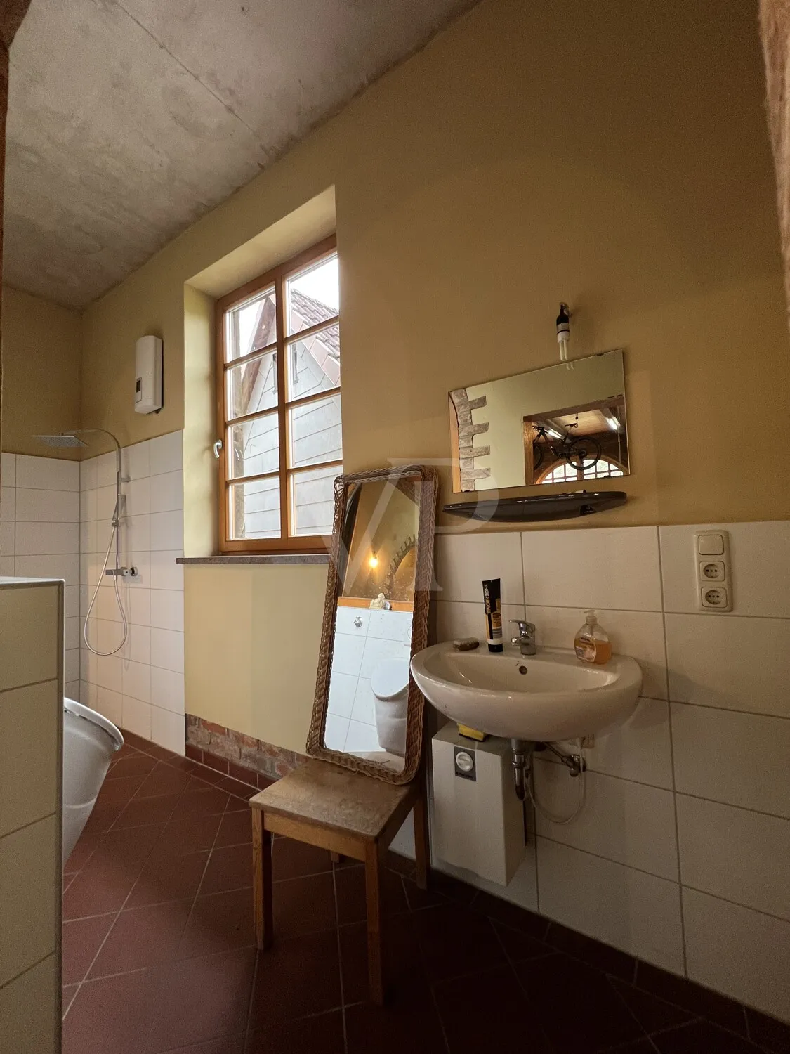 Weitläufiges Gebäude-Ensemble mit vielseitigen Möglichkeiten für Visionäre; Fokus Fachwerkhaus