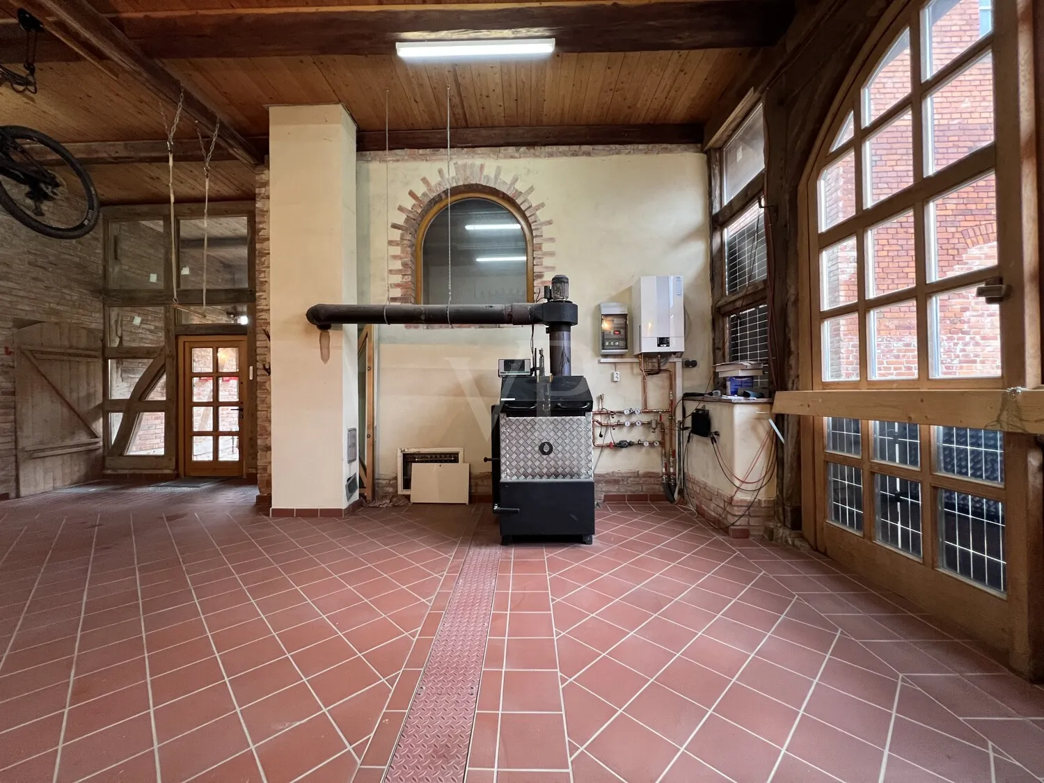 Weitläufiges Gebäude-Ensemble mit vielseitigen Möglichkeiten für Visionäre; Fokus Fachwerkhaus