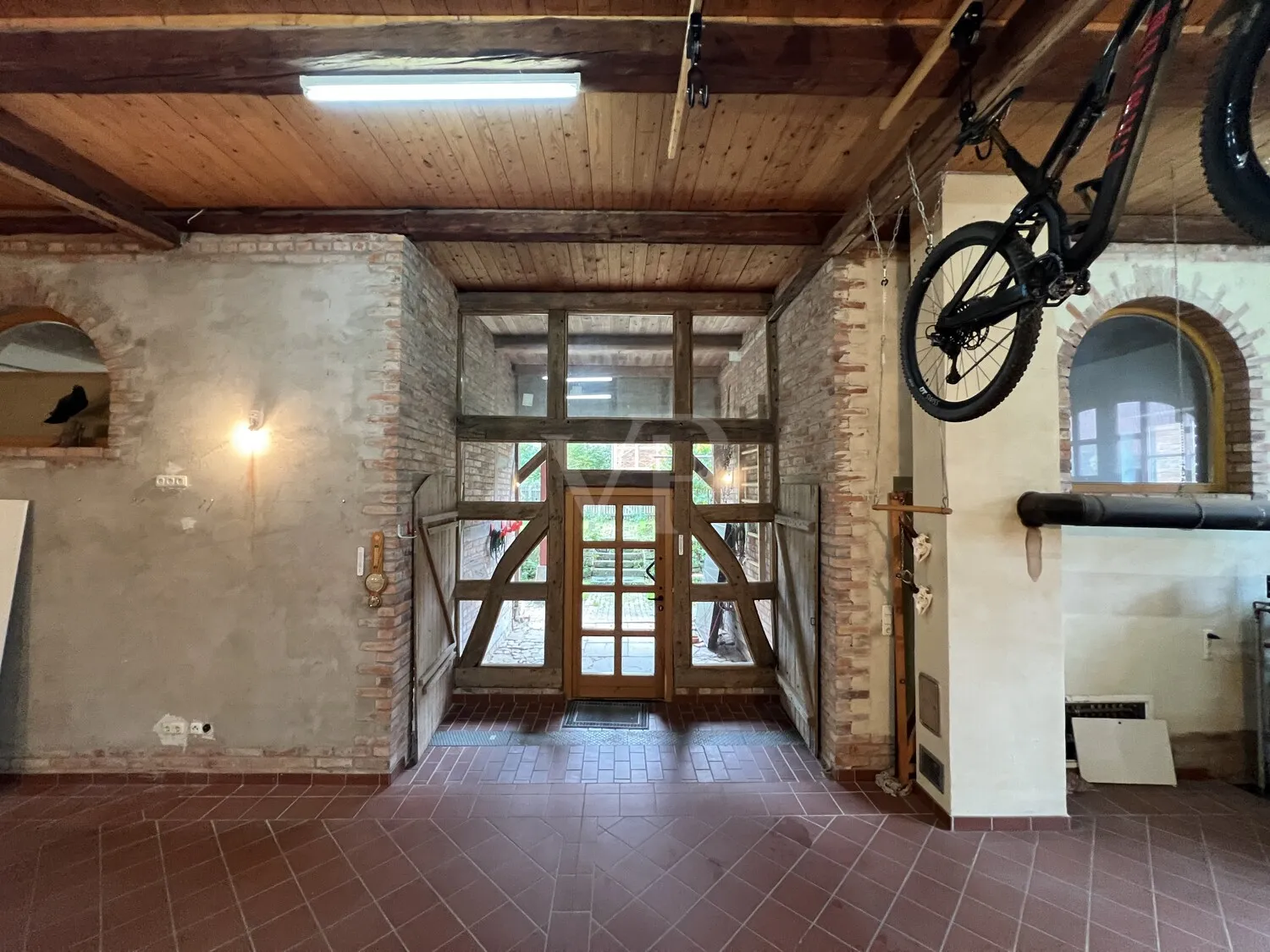 Weitläufiges Gebäude-Ensemble mit vielseitigen Möglichkeiten für Visionäre; Fokus Fachwerkhaus