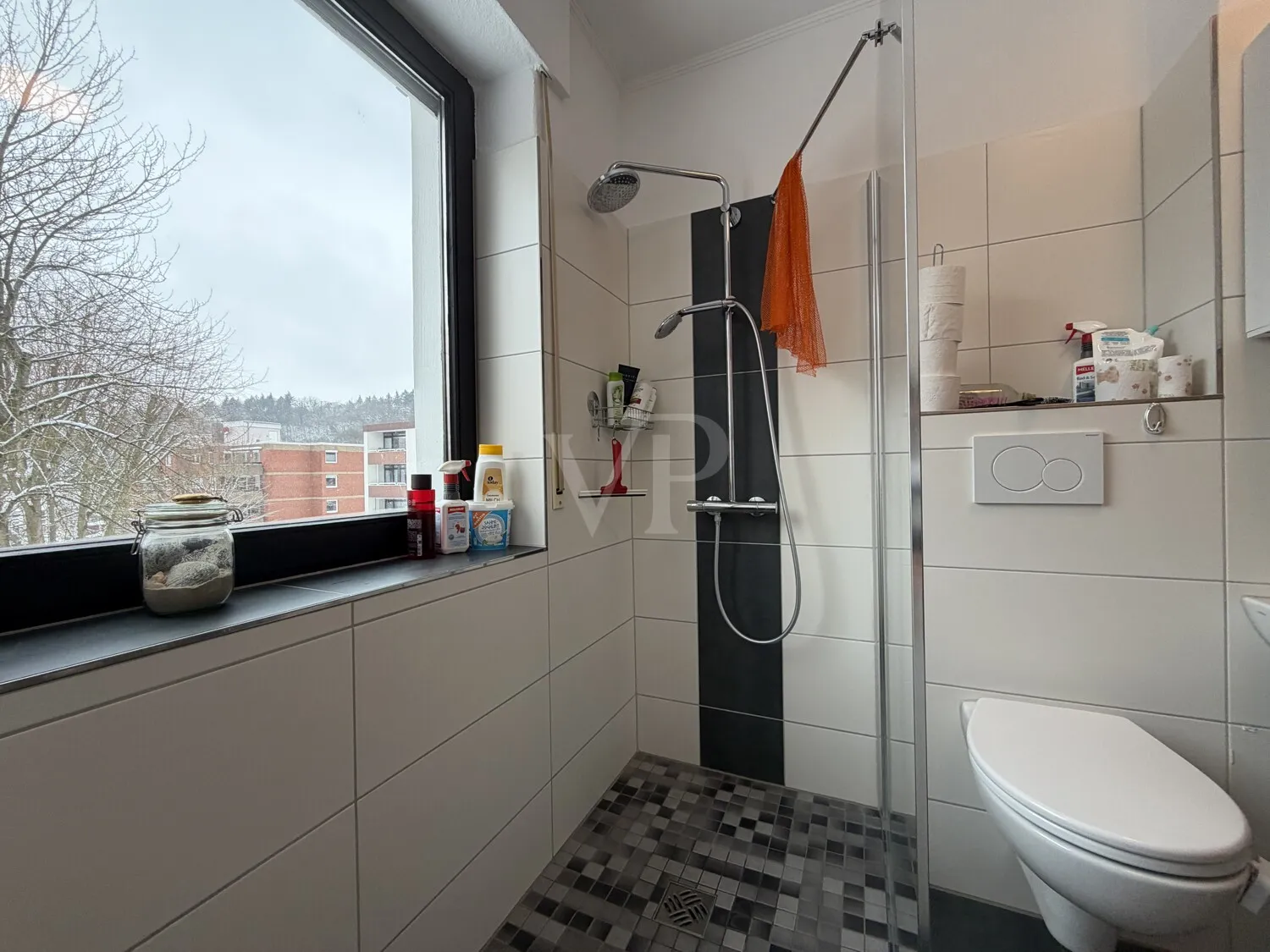 3-Zimmer-Wohnung mit Balkon und Tiefgarage - Wohnglück in gepflegtem, ruhigen Mehrfamilienhaus