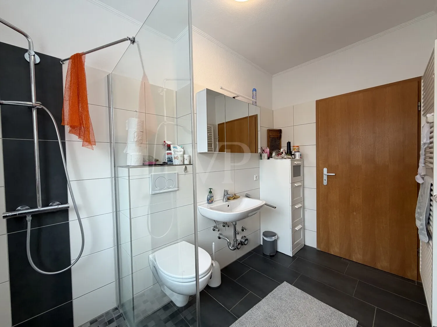 3-Zimmer-Wohnung mit Balkon und Tiefgarage - Wohnglück in gepflegtem, ruhigen Mehrfamilienhaus