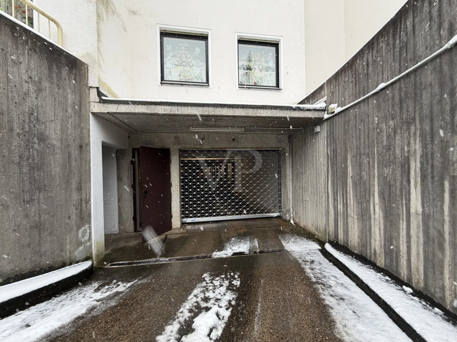 Tiefgarageneinfahrt