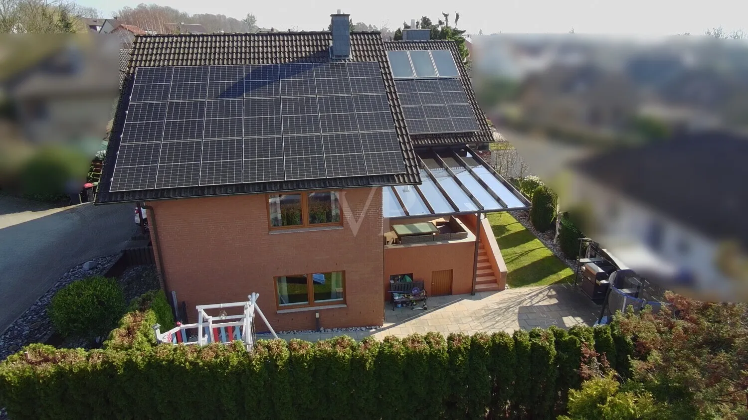 Großzügiges Einfamilienhaus mit Garten zum Leben, Arbeiten und Entspannen – auch für die Großfamilie