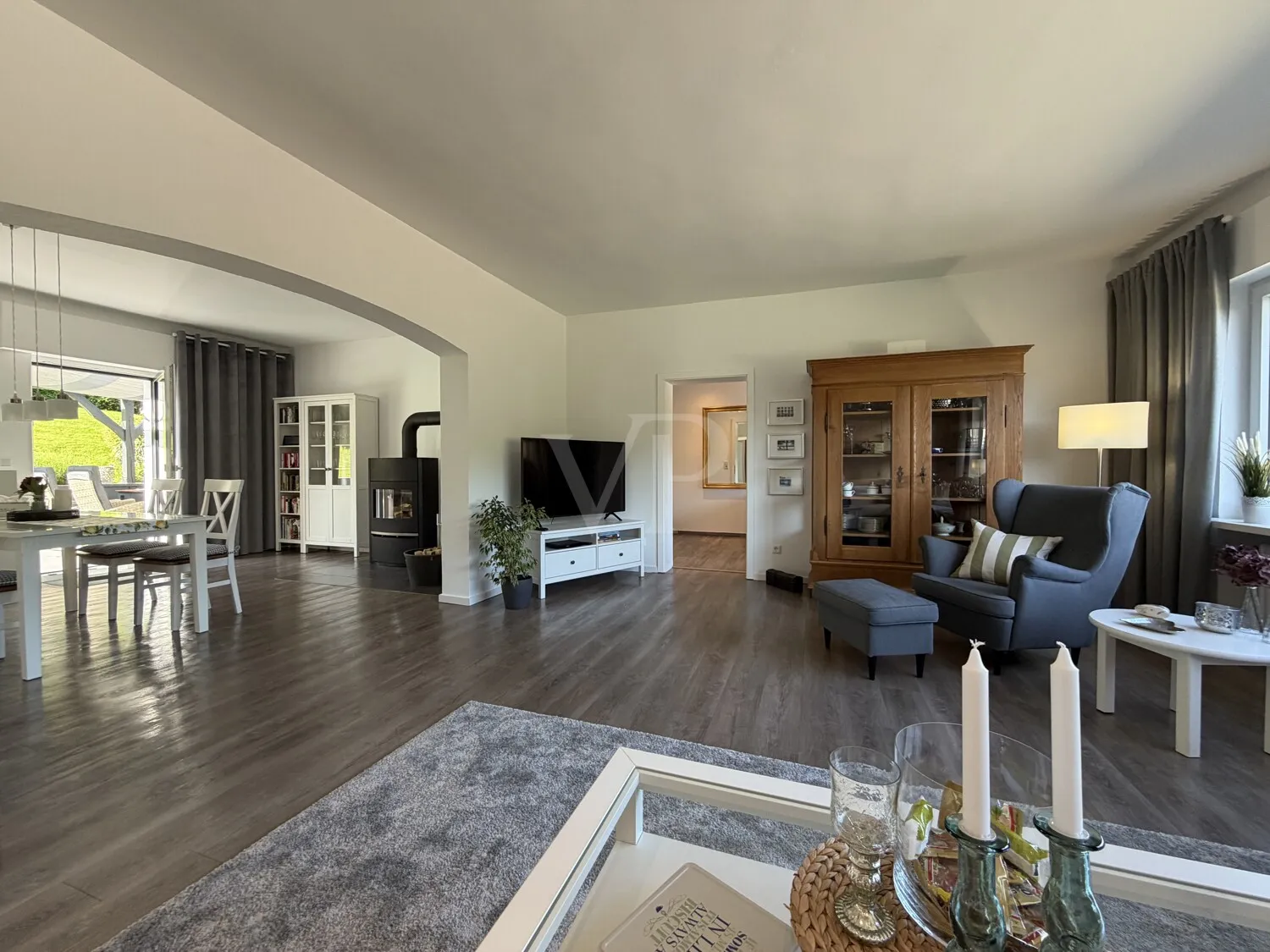 Modernisierter Bungalow in ruhiger Lage und großzügiger Terrasse zum Genießen