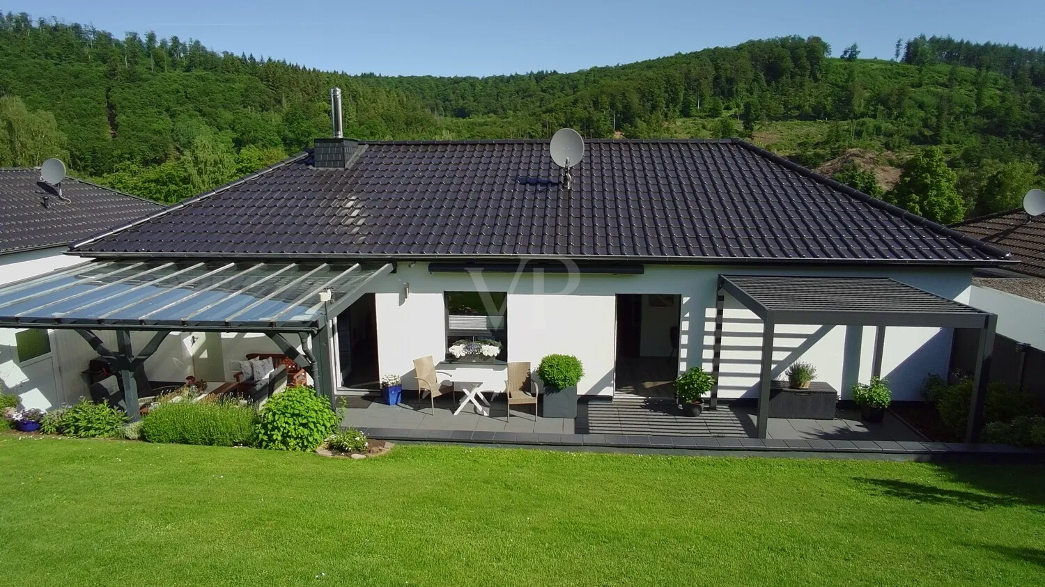 Modernisierter Bungalow in ruhiger Lage und großzügiger Terrasse zum Genießen