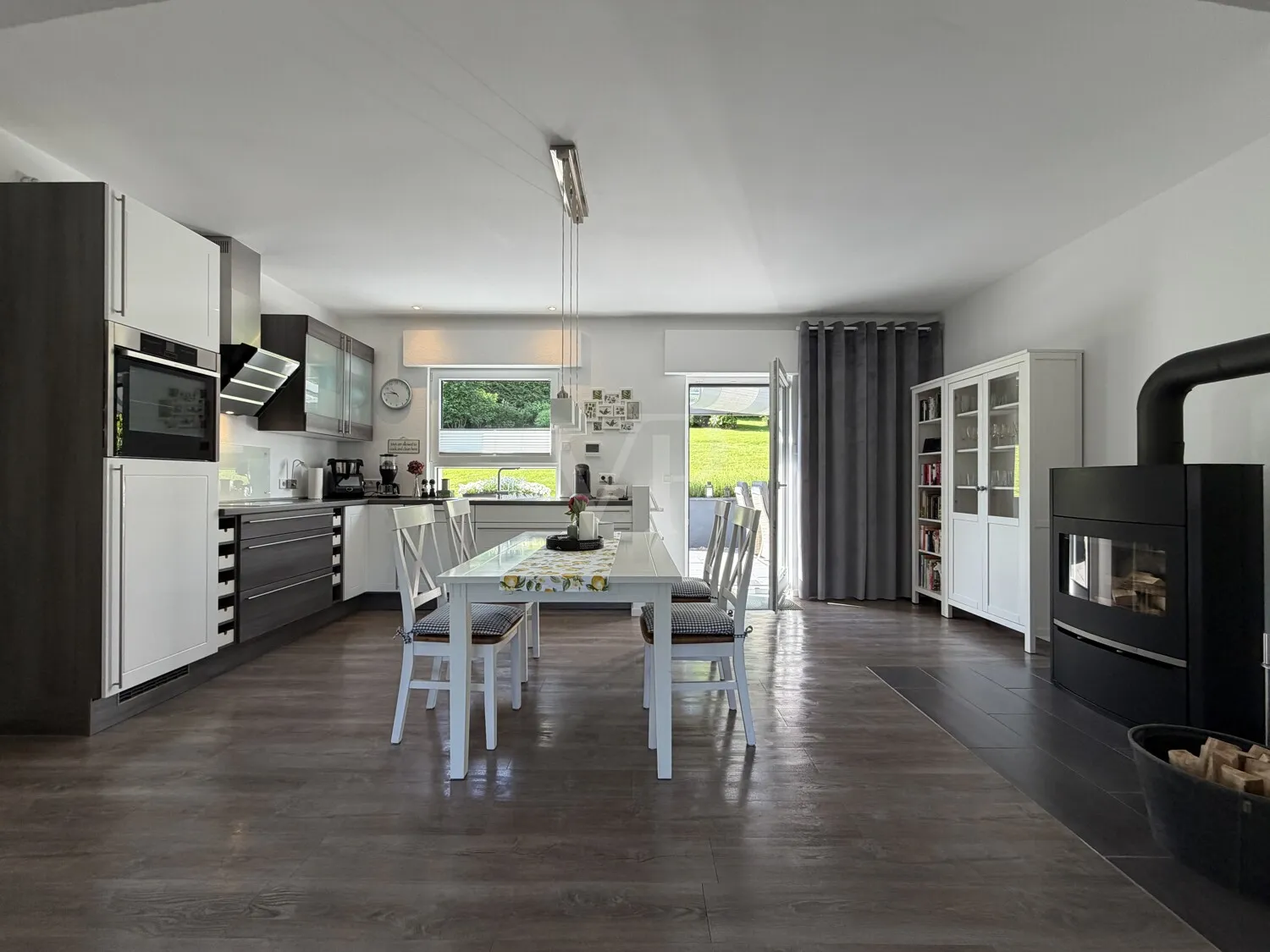 Modernisierter Bungalow in ruhiger Lage und großzügiger Terrasse zum Genießen