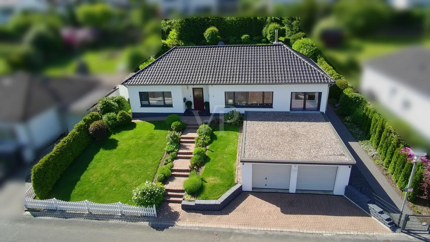 Modernisierter Bungalow in ruhiger Lage und großzügiger Terrasse zum Genießen