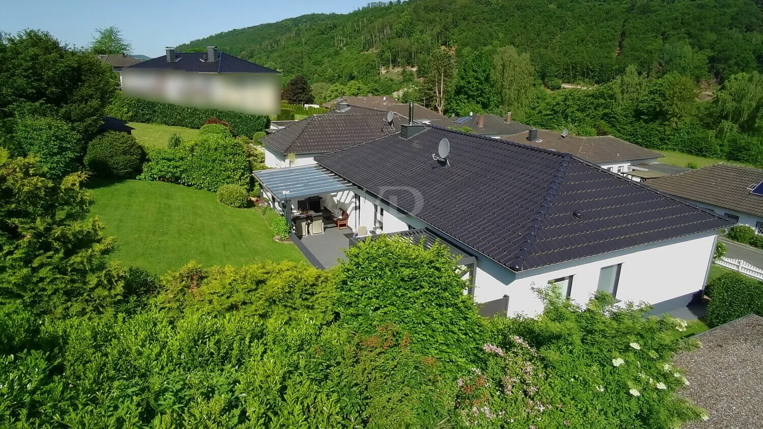 Modernisierter Bungalow in ruhiger Lage und großzügiger Terrasse zum Genießen