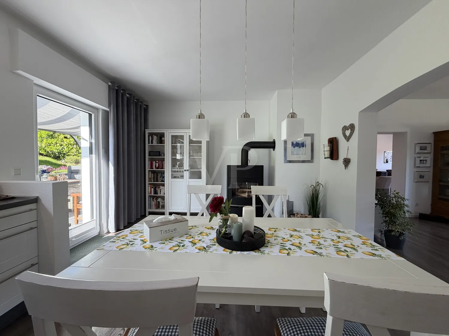 Modernisierter Bungalow in ruhiger Lage und großzügiger Terrasse zum Genießen