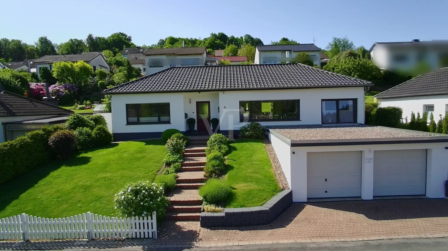 Modernisierter Bungalow in ruhiger Lage und großzügiger Terrasse zum Genießen