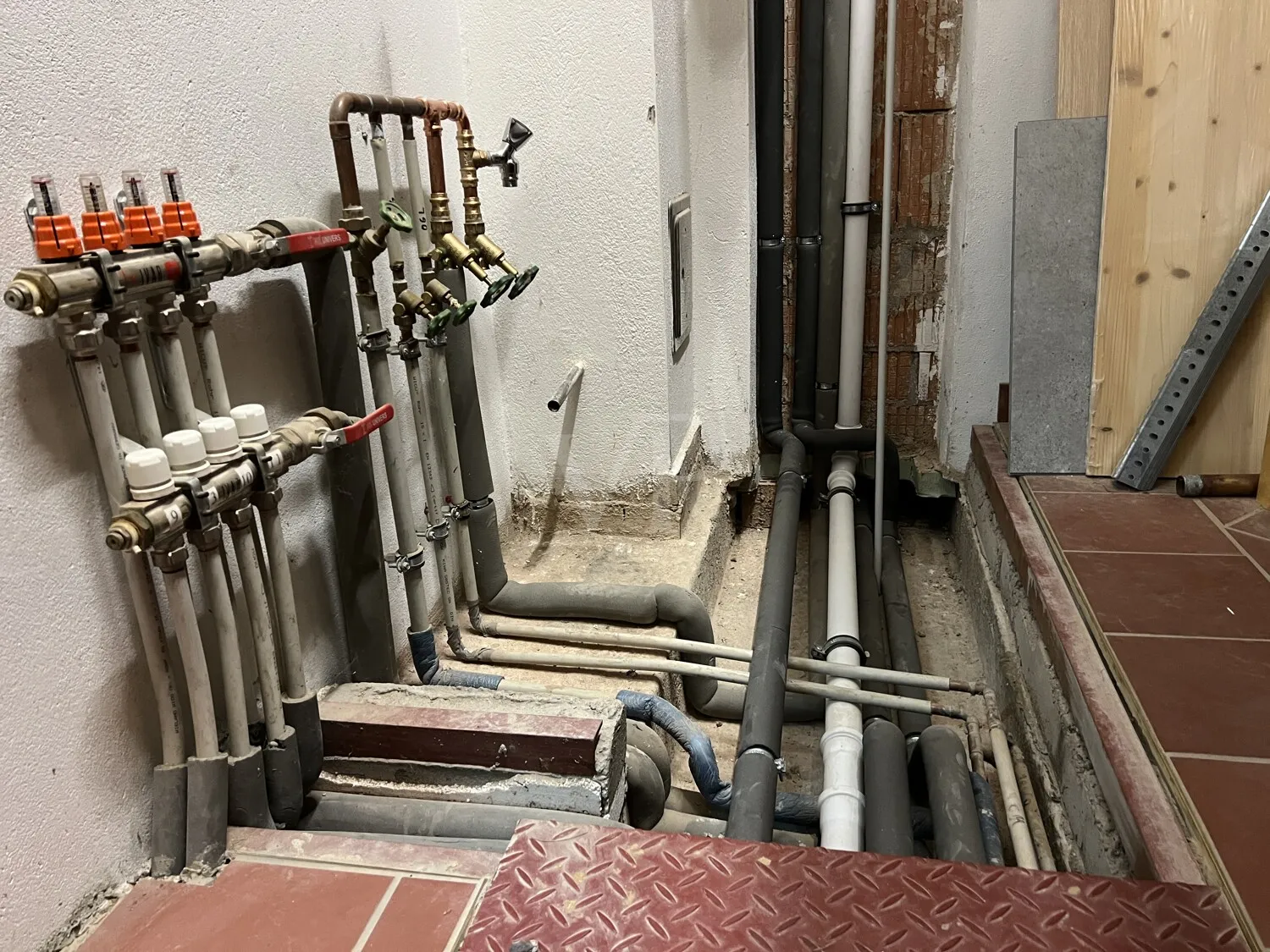 Interessantes Gebäude-Ensemble mit vielseitigen Möglichkeiten für Visionäre in Hameln - Klein Berkel