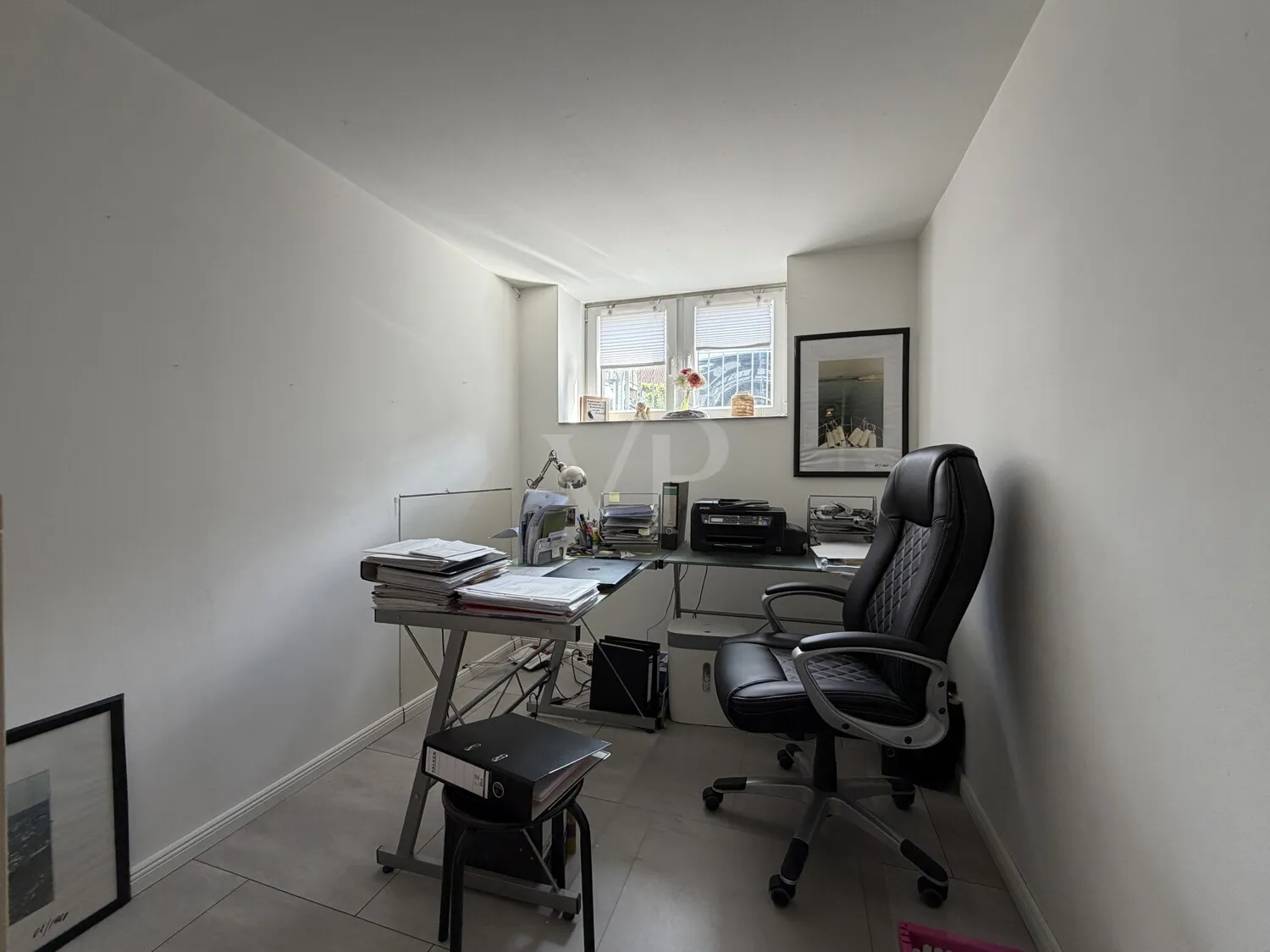 Büro KG