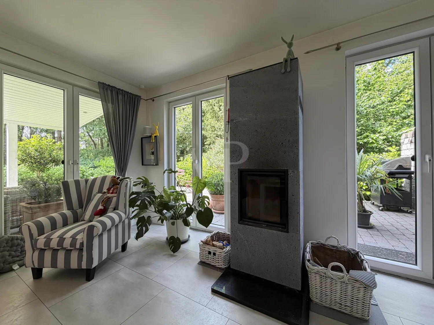 Architektonisch besonderes Reihenendhaus mit Gartenidylle und hochwertiger Ausstattung