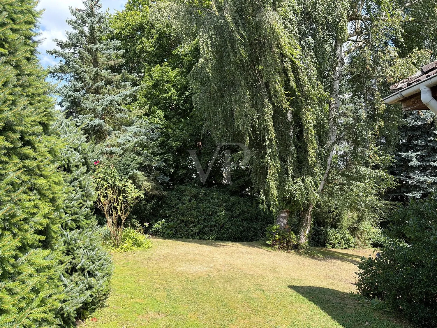 Geräumige Wohnung im Bungalow mit Gartennutzung