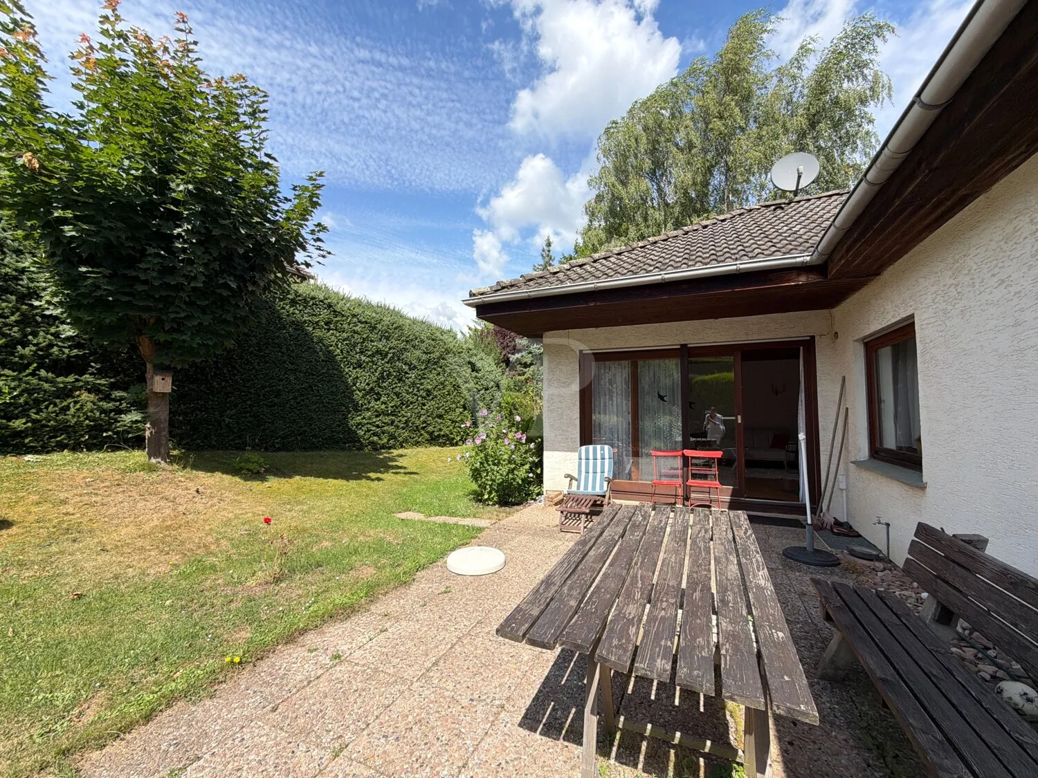 Geräumige Wohnung im Bungalow mit Gartennutzung