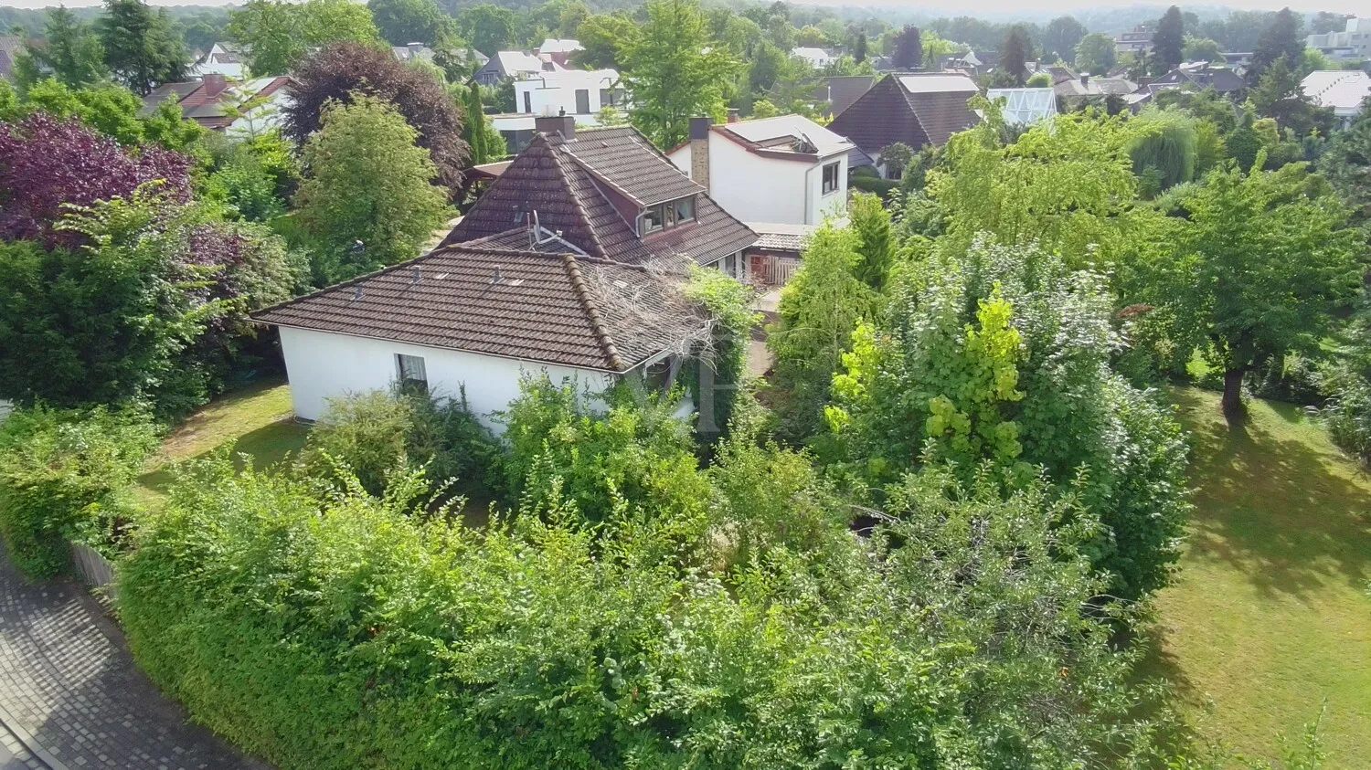 Erbpachtliegenschaft mit Sanierungspotenzial in bester Hamelner Wohnlage - Am Schöt -
