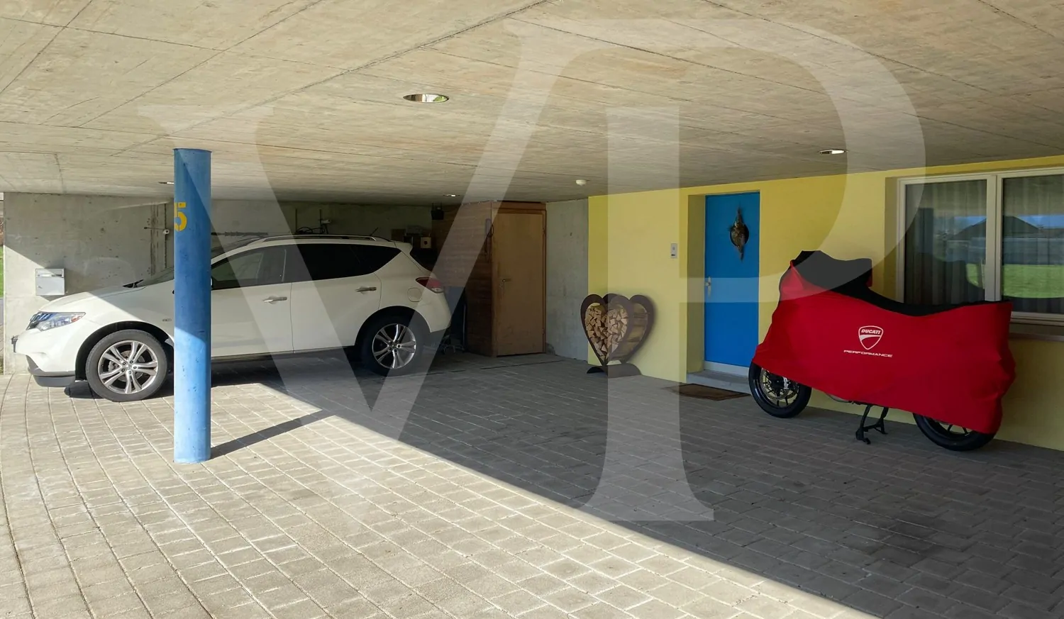 Parkplätze - überdacht