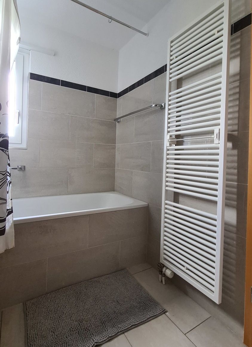 Toilette + Badezimmer