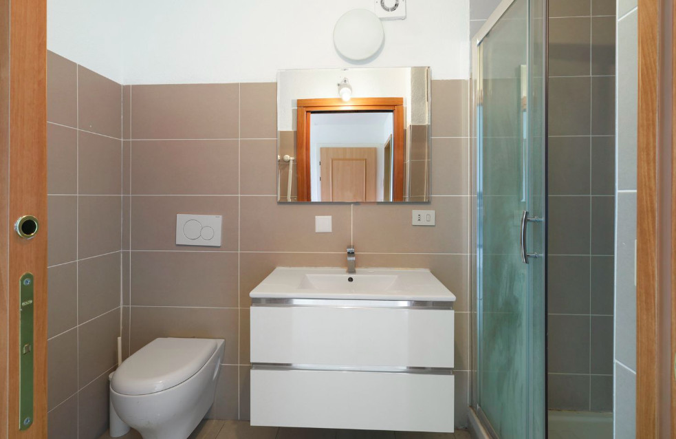 Toilette + Badezimmer