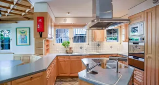 von_poll_real_estate_property_CH252468482_image_12