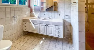 von_poll_real_estate_property_CH252468485_image_11