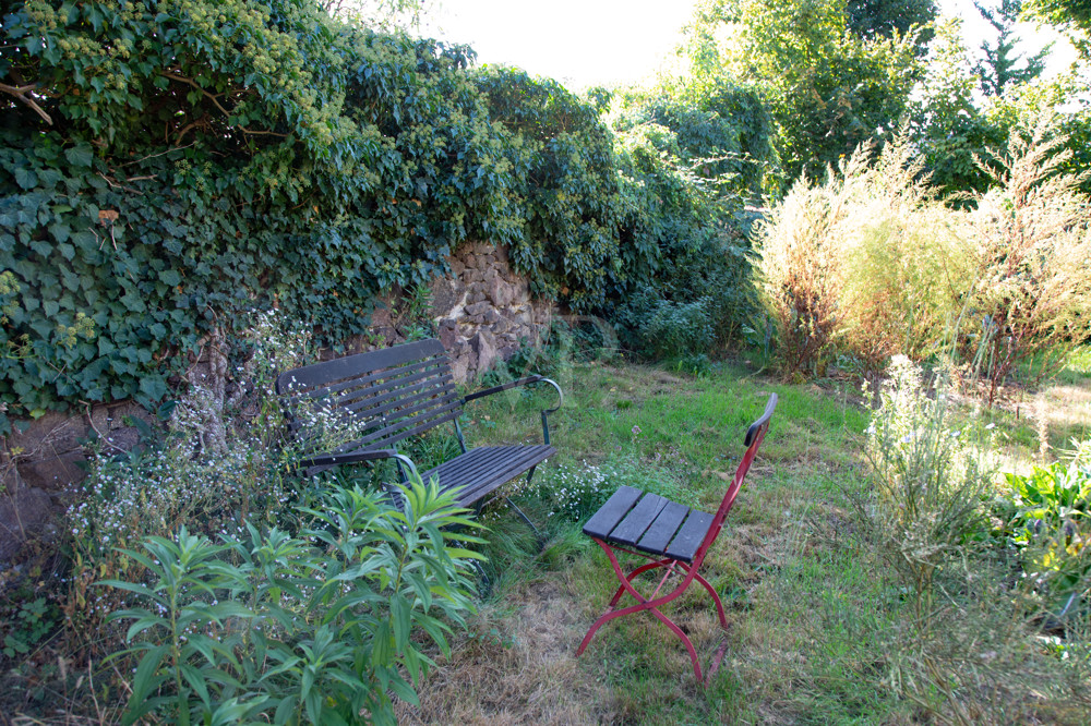 Ruheplatz im hinteren Gartenbereich