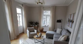 von_poll_real_estate_property_24229026_image_0