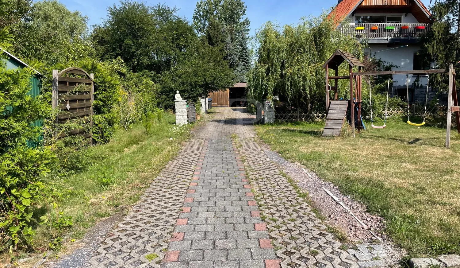 Grundstückseigentum mit Wegerecht für Nachbarn-10-01 at 15.20.08(1)