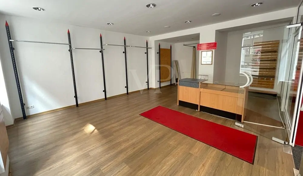 Ladenteil Straßenfront