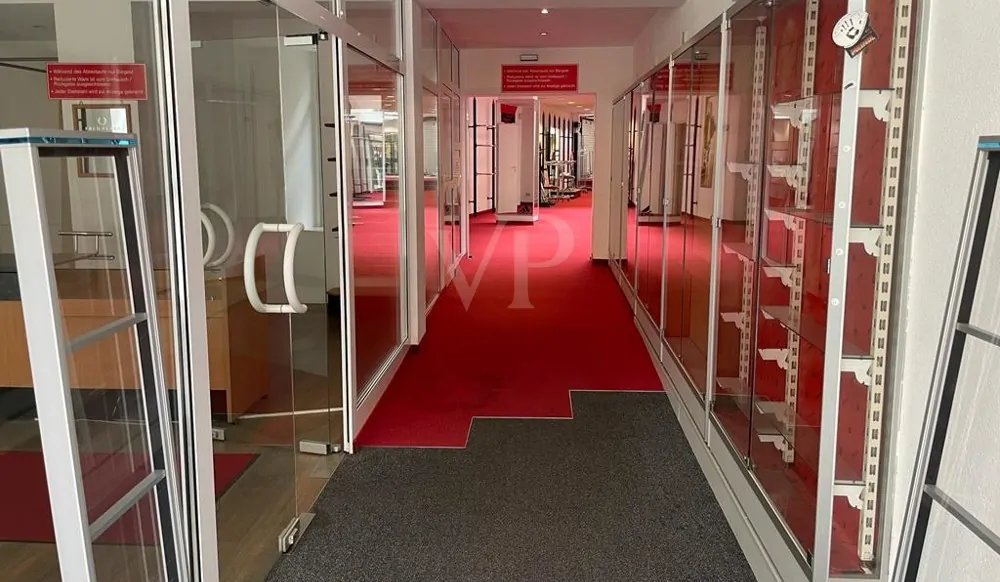 Ladenteil Straßenfront