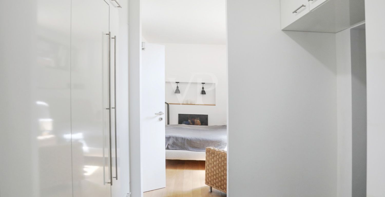 LUXURIÖSE WOHNUNG MIT HOCHWERTIGER AUSSTATTUNG EINBAUSCHRÄNKEN EINBAUKÜCHE KAMIN UND WEINKELLER