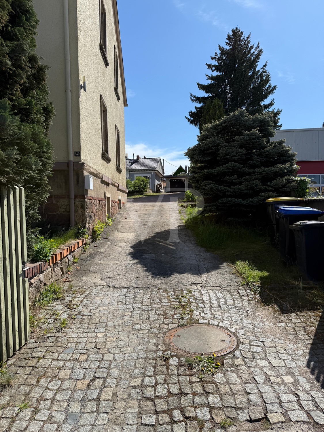 Einfahrt zum Grundstück